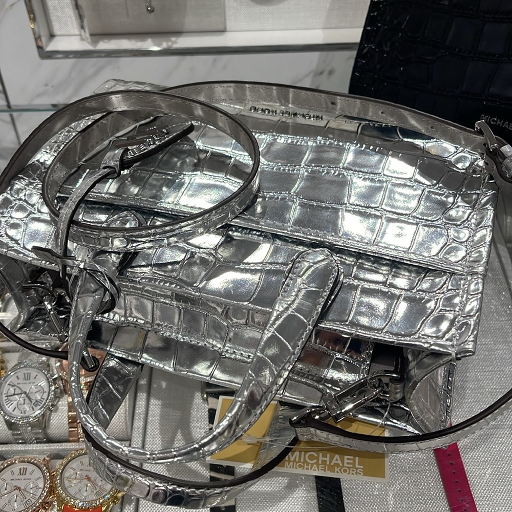 Michael Kors Gigi Small Metallic Crocodile Embossed Leather Messenger Bag
Silver - Picture 8 of 16